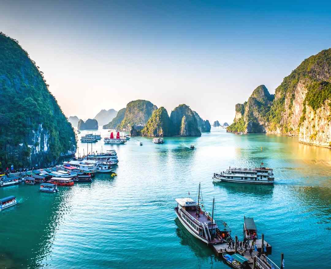 What is special about Ha Long Bay? What is Halong bay famous for?